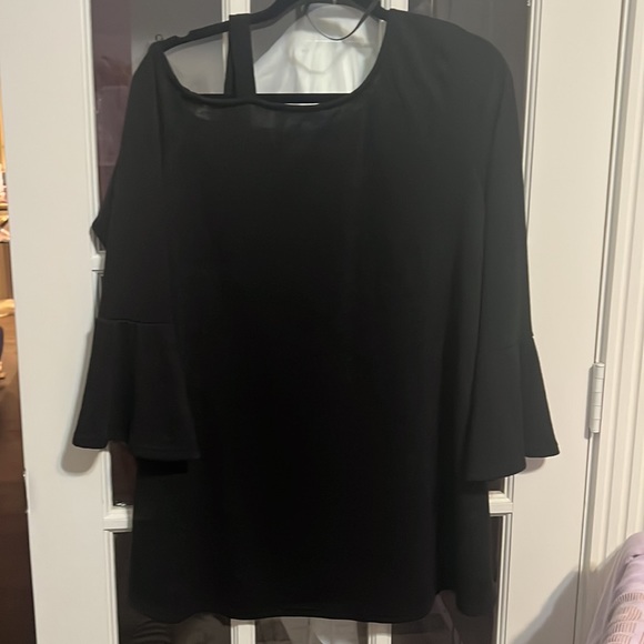 Boho off the shoulder bell sleeve Top by P& Rose Size- M NWT - Picture 8 of 9